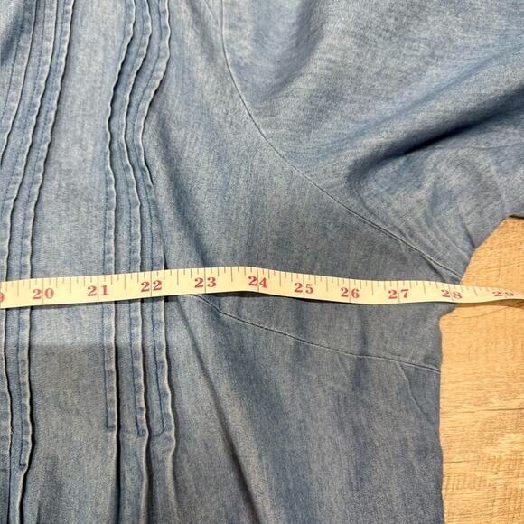 Denim Blue Button-Up Women's Top - Picture 4 of 7